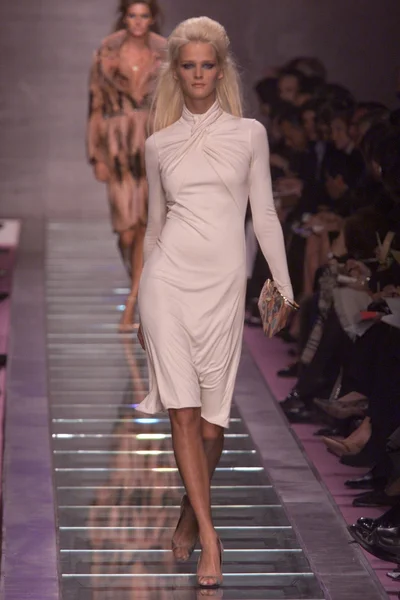Look 3